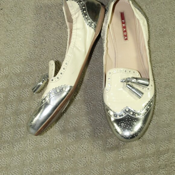Prada Women's Size 9 / 40.5 Off White Silver Elastic Opening Flats - Picture 2 of 8
